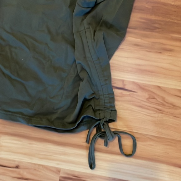 Shein army green tank w/ ties at the end - Picture 4 of 4